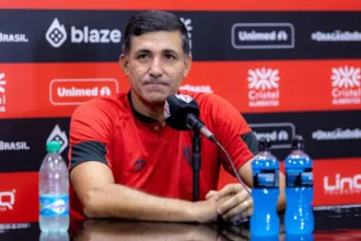 eduardo-souza-confirma-mudancas-no-time-para-duelo-contra-o-gama:-“semana-muito-desgastante”