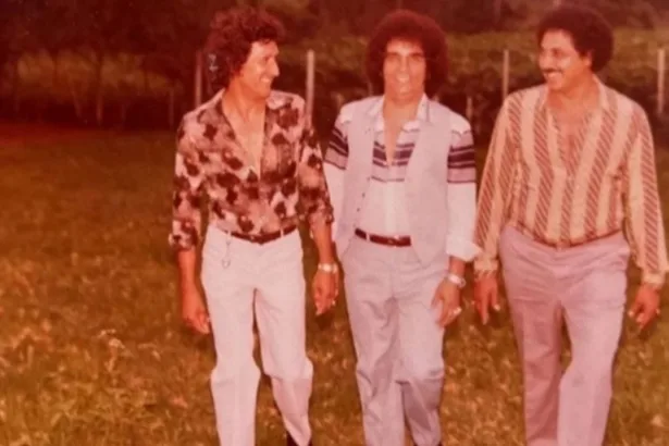 do-pressagio-a-separacao:-queda-de-aviao-mudou-historia-do-trio-parada-dura-nos-anos-1980