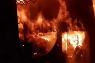 fogo-consome-sete-moradias-em-porto-alegre;-quatro-ficam-destruidas-na-zona-leste