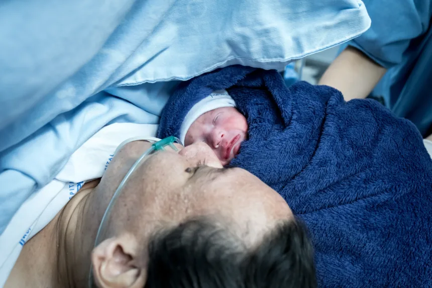 professora-descobre-cancer-com-metastase-durante-gravidez-e-da-a-luz-a-bebe-saudavel