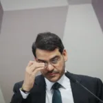 “ninguem-pode-ser-investigado-a-vida-inteira”,-diz-messias-sobre-inquerito-das-fake-news.-siga-no-youtube