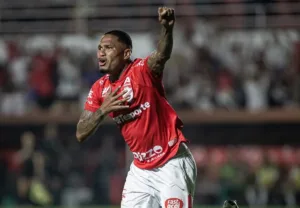 tem-ex-jogador-do-vila-nova-no-album-da-copa-do-mundo