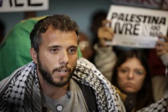 israel-captura-4-brasileiros-em-flotilha-humanitaria-para-gaza,-diz-organizacao-–-folha-de-s.paulo