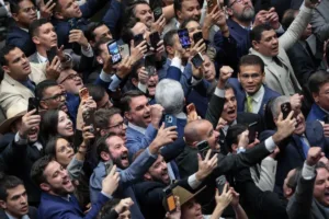 em-novo-reves-para-lula,-congresso-derruba-veto-ao-pl-da-dosimetria-e-beneficia-bolsonaro