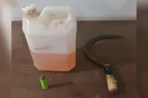 homem-tenta-matar-os-pais-com-foice-e-galao-de-gasolina