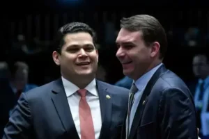 alcolumbre-sinaliza-que-pode-pautar-impeachment-de-ministros-do-stf