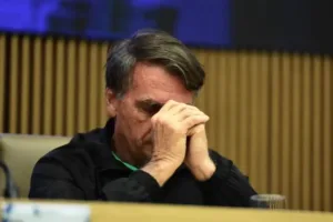 derrubada-de-veto-para-aliviar-pena-de-bolsonaro-pode-beneficiar-mais-de-200-mil-condenados