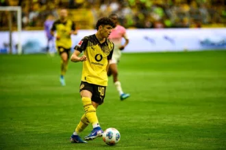 barcelona-e-psg-disputam-contratacao-de-samuele-inacio-do-borussia-dortmund