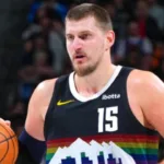 nikola-jokic-protagoniza-confusao-com-jaylen-clark-em-derrota-e-queda-dos-nuggets-nos-playoffs-da-nba