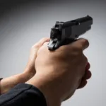 projetos-de-lei-ampliam-porte-de-arma-para-profissoes-como-vigilantes-e-segurancas