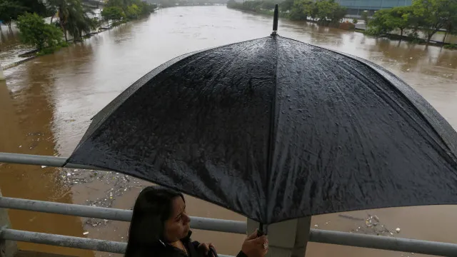 chuva-intensa-no-grande-recife-provoca-deslizamentos-e-alaga-vias