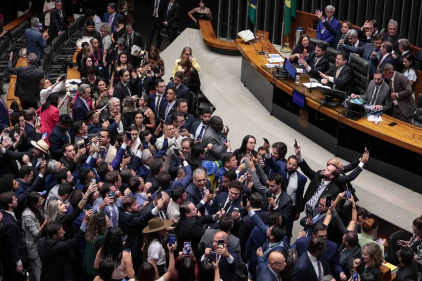 partidos-com-ministerios-ajudaram-a-derrubar-veto-de-lula-a-dosimetria