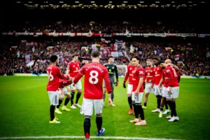 fabrizio-romano-detalha-confirmacao-de-acordo-do-manchester-united-e-atritos-do-bayern-com-liverpool