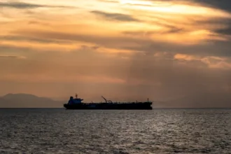 japao-registra-passagem-de-petroleiro-pelo-estreito-de-ormuz-com-tripulantes-do-pais