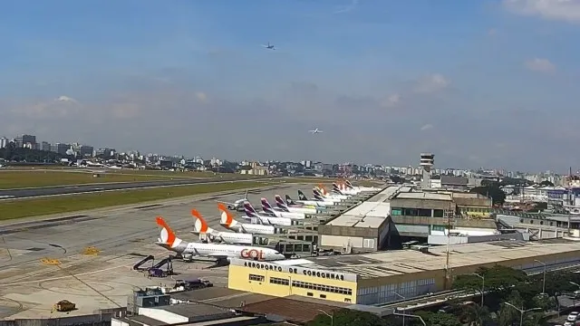 avioes-passam-a-22-metros-de-distancia-e-quase-colidem-em-congonhas