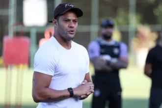 “nunca-me-preparei-para-esse-momento”:-hulk-se-despede-do-atletico-mg-e-dos-ex-companheiros-em-discurso-emocionado