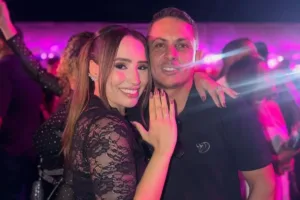 influenciadora-e-pedida-em-casamento-durante-show-de-henrique-e-juliano-em-goiania