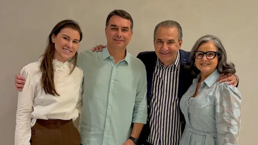flavio-bolsonaro-sela-reaproximacao-com-silas-malafaia-e-apoio-na-eleicao-em-culto-no-rio