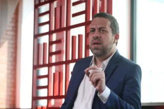 governo-lula-e-contra-transicao-para-fim-da-escala-6×1,-diz-boulos