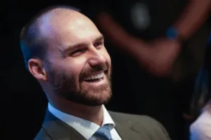 eduardo-bolsonaro-ironiza-encontro-de-lula-e-trump-nos-eua