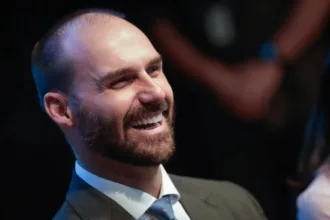 eduardo-bolsonaro-ironiza-encontro-de-lula-e-trump-nos-eua