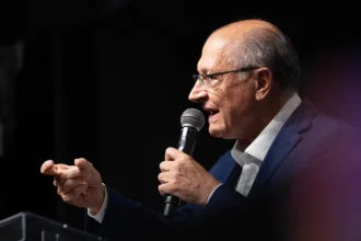 alckmin-diz-que-taxa-basica-de-juros-ainda-esta-“absurdamente-alta”