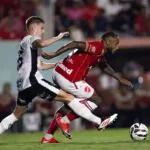 com-um-jogador-a-mais,-vila-nova-fica-no-empate-com-o-athletic-mg-no-oba