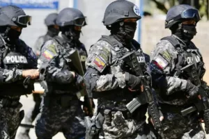 mais-de-120-sao-presos-no-equador-no-1o-dia-do-toque-de-recolher