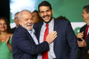 lula-pede-que-messias-permaneca-no-governo-apos-ser-rejeitado-para-o-stf