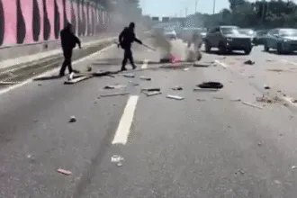 rj:-operacao-na-mare-deixa-morto,-bloqueia-vias-e-fecha-mais-de-40-escolas-–-cnn-brasil