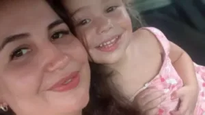 mae-e-filha-de-3-anos-sao-achadas-mortas-em-carro-submerso-em-rio-do-pr