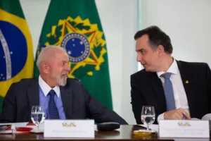 sob-pressao-do-pt,-pacheco-diz-que-ainda-avalia-disputar-governo-de-mg