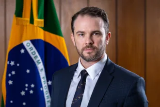 fazenda-reune-assessoria-internacional-antes-da-ida-de-lula-aos-eua