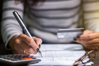 dividas:-plataforma-da-serasa-fara-ponte-para-novo-desenrola