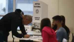 go:-numero-de-pesquisas-de-intencao-de-voto-e-370%-maior-do-que-registrado-em-2022