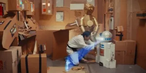youtuber-recria-“star-wars”-inteiramente-em-papelao-em-cinco-dias-de-filmagem