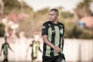 ex-goias,-atacante-walter-acerta-com-time-da-terceira-divisao-gaucha