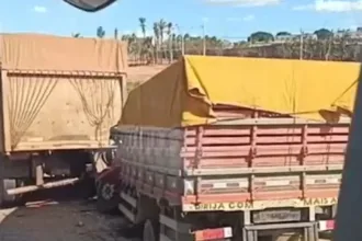 colisao-entre-caminhoes-deixa-motorista-em-estado-gravissimo-em-aparecida-de-goiania