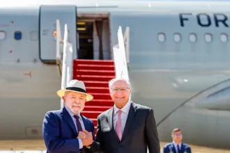 lula-embarca-para-os-eua-e-posta-foto-com-alckmin:-“bom-trabalho”