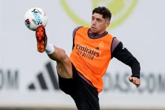 valverde-e-tchouameni-discutem-e-trocam-empurroes-em-treino-do-real-madrid,-diz-jornal