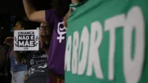 camara-de-goiania-aprova-proibicao-de-cartazes-pro-aborto-em-hospitais,-igrejas-e-escolas