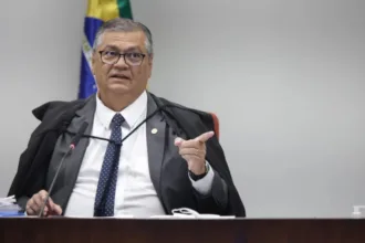 dino-pede-vista-e-suspende-julgamento-dos-royalties-do-petroleo-no-stf