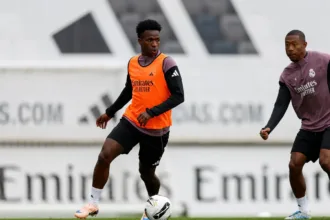manchester-city-monitora-situacao-de-vini-jr-e-prepara-investida-pelo-brasileiro,-afirma-jornal