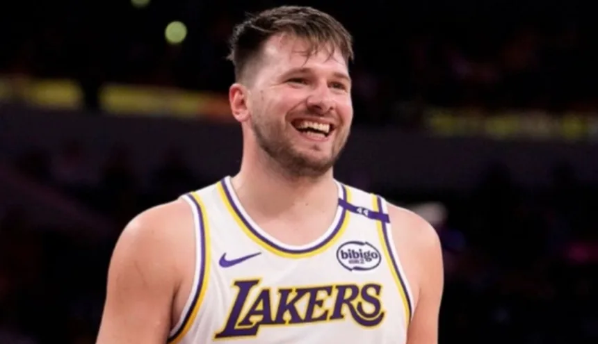 jj-redick-comenta-participacao-de-luka-doncic-no-banco-durante-serie-contra-oklahoma-city