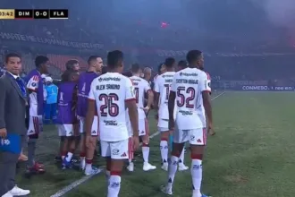 partida-adiada:-flamengo-busca-tres-pontos-apos-conmebol-cancelar-jogo-em-medellin-por-tentativa-de-invasao