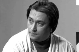 vyacheslav-nikolaev,-conhecido-por-o-retorno-de-mukhtar,-falece-aos-67-anos