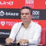 adson-batista-fala-sobre-trabalho-de-eduardo-souza-no-atletico-e-afirma-que-alguns-jogadores-podem-render-mais