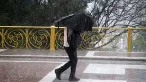 inmet-emite-alertas-amarelo-e-laranja-para-chuvas-intensas-e-vendaval-em-24-estados