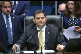 alcolumbre-promulga-lei-da-dosimetria;-pena-de-bolsonaro-pode-ser-reduzida
