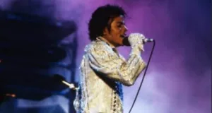 luva-de-michael-jackson-com-cristais-swarovski-vai-a-leilao-por-r$-100-mil